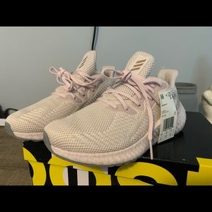 Adidas Alphaboost Orchid Tint. Brand New